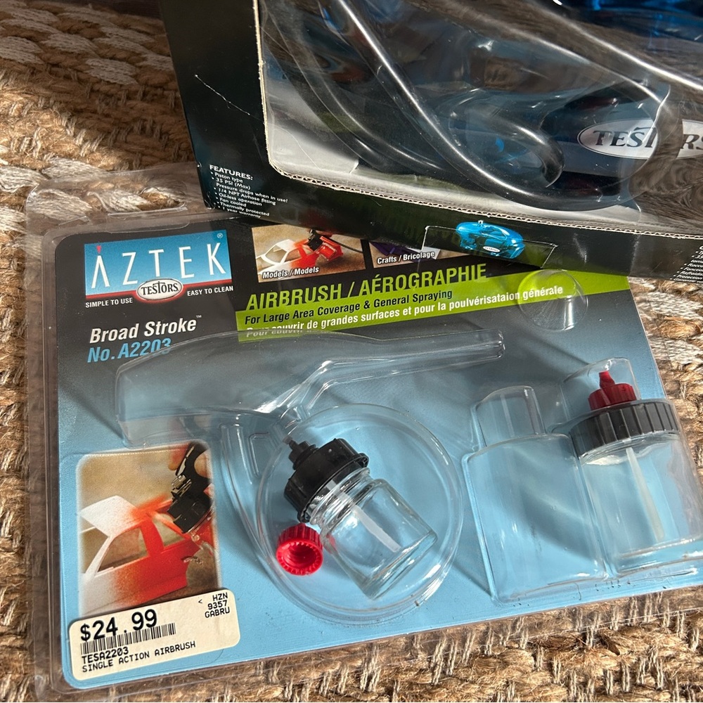 Testors Blue Mini Air Compressor - Picture 2 of 5